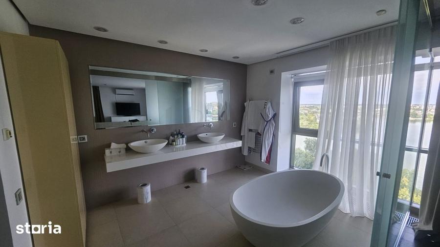 Apartament cu 5 camere, mobilat în Tei