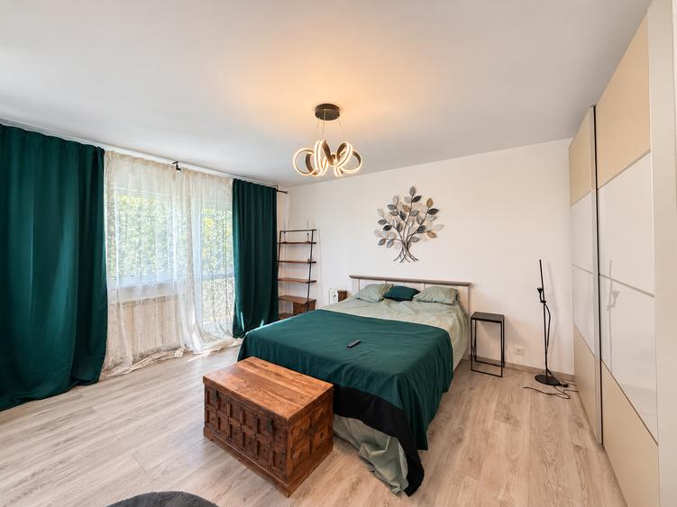Apartament cu 3 camere semidecomandat în Băneasa