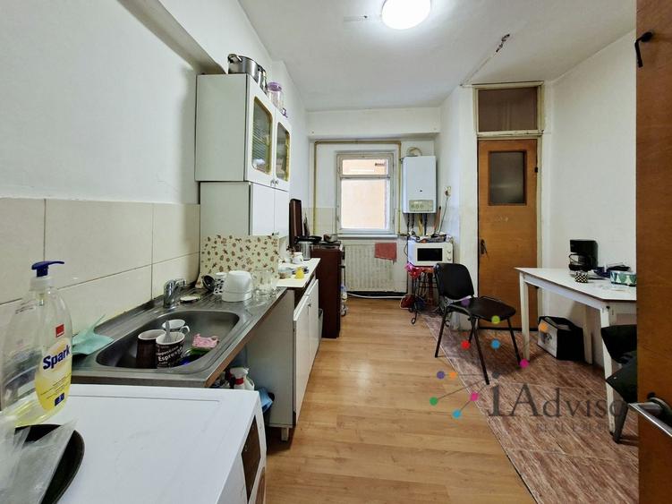 Apartament cu 3 camere decomandat în Răcădău
