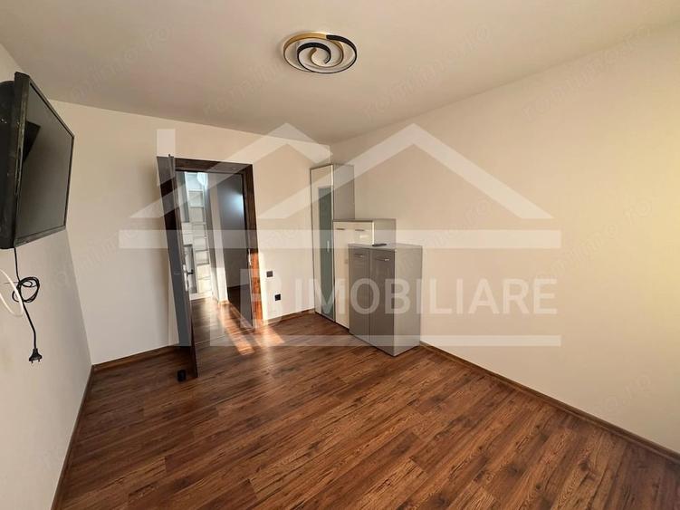 Apartament cu 3 camere decomandat în Libertății