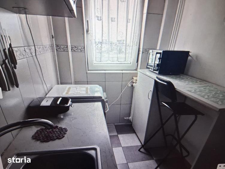 Apartament cu 2 camere decomandat în Tei