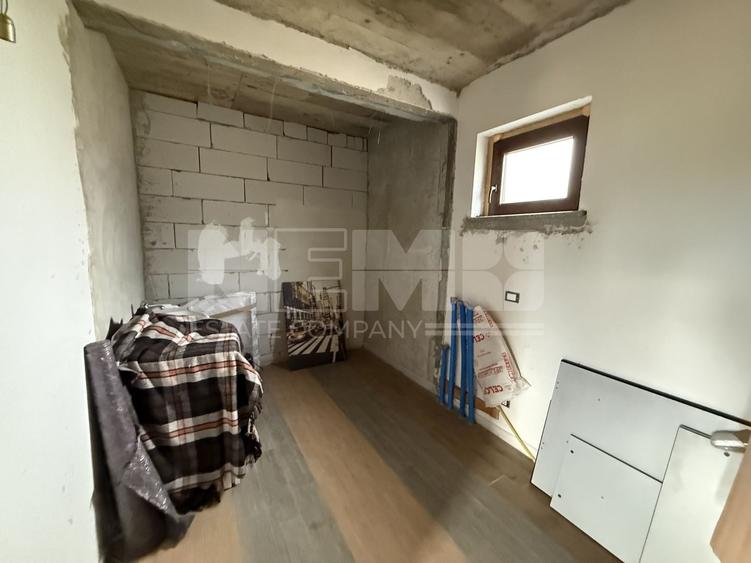 Casă individuală cu 7 camere cu Canalizare în Frătăuții Vechi