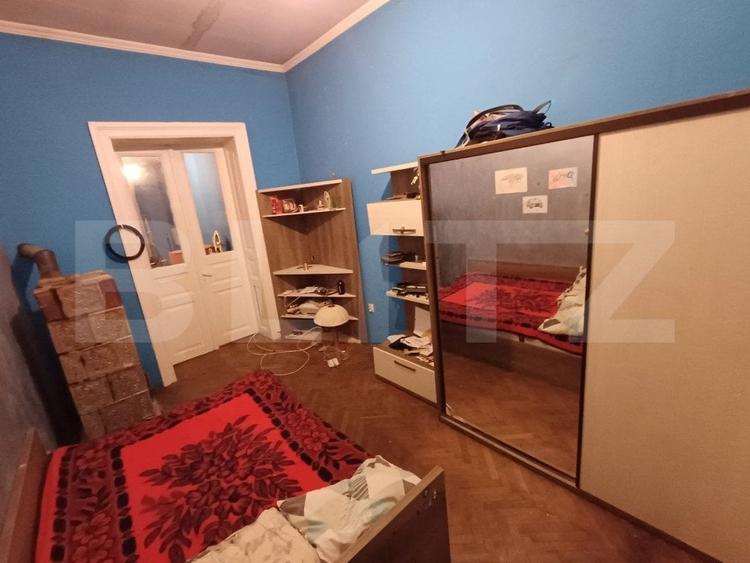 Casă individuală cu 6 camere cu Canalizare în Central
