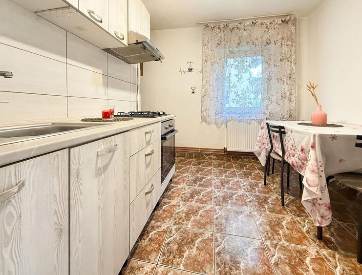 Apartament cu 2 camere decomandat, mobilat în Complex Studențesc
