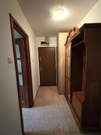 Apartament cu 3 camere decomandat în Berceni