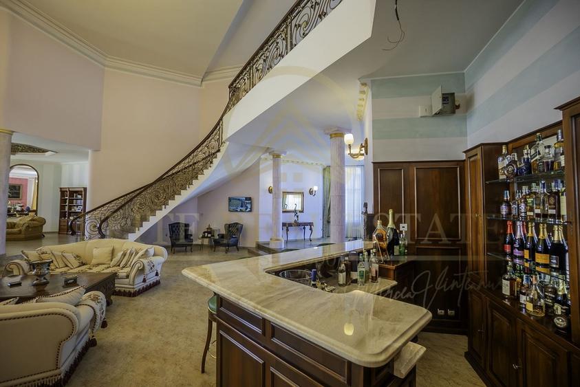 Casă individuală cu 11 camere cu Canalizare în Tomis Plus