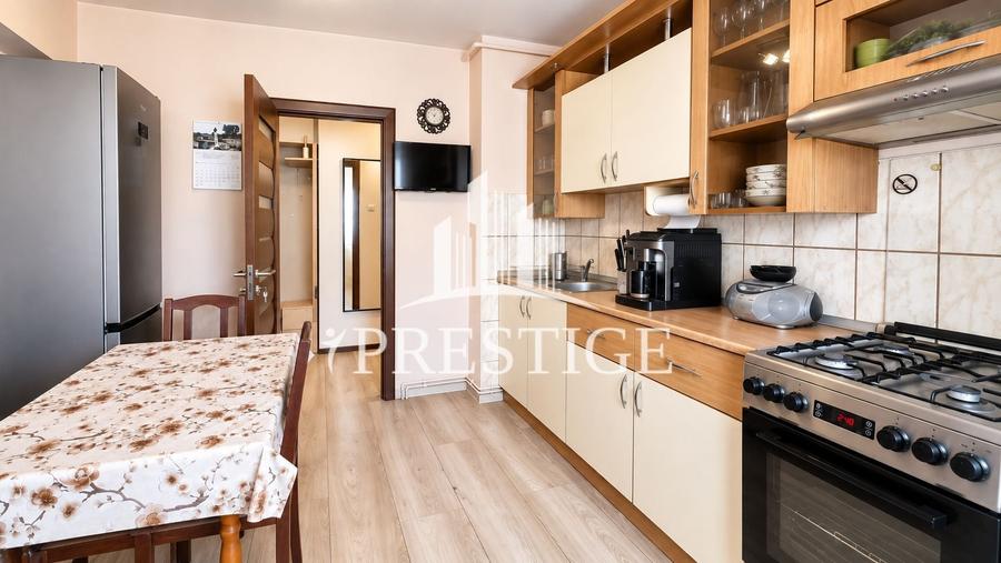 Apartament cu 4 camere decomandat, mobilat în Mihai Viteazul