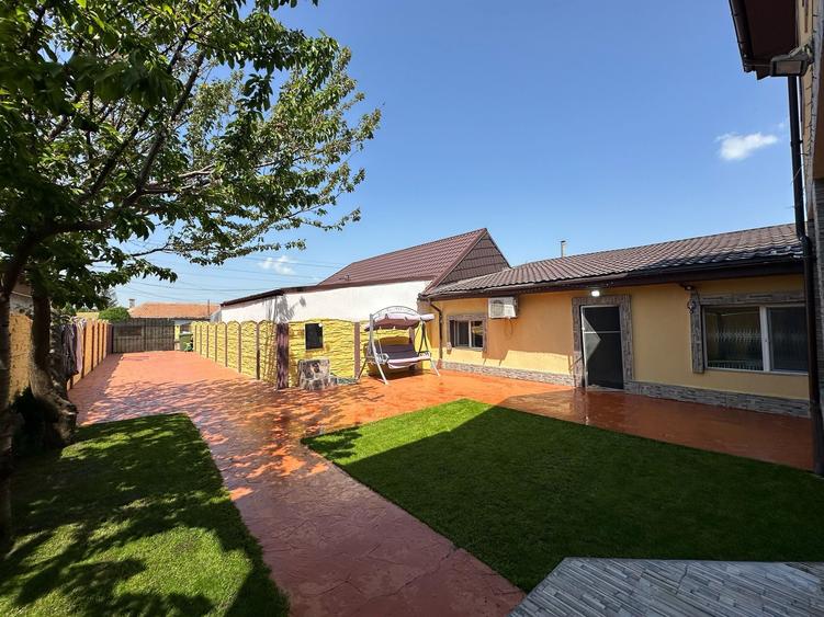 Casă cu 6 camere cu Canalizare în Ovidiu