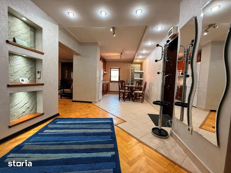 Apartament cu 4 camere decomandat în Central