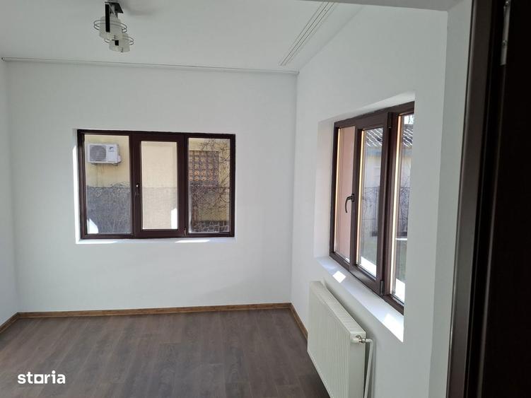 Casă cu 5 camere cu Teren 886 Mp în Central