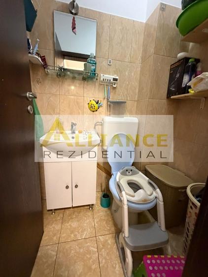 Apartament cu 3 camere decomandat în Berceni