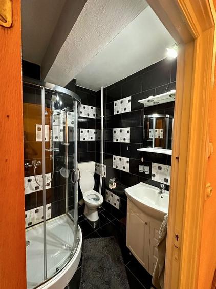 Apartament cu 4 camere decomandat în Central