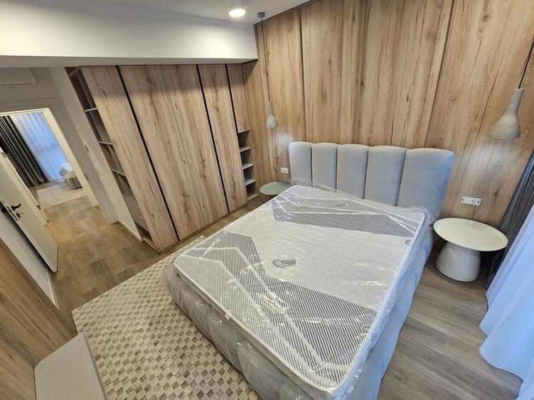 Apartament cu 4 camere decomandat, mobilat în Iancu Nicolae