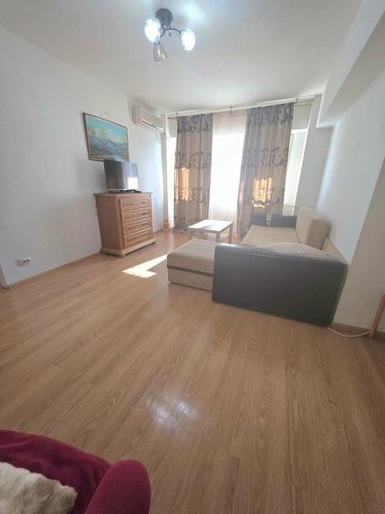 Apartament cu 2 camere semidecomandat în 1 Mai