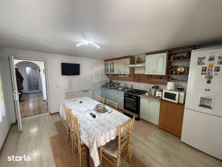 Casă cu 3 camere cu Teren 900 Mp în Mera