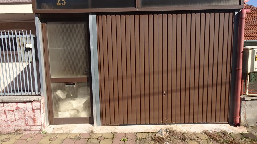 Casă cu 9 camere cu Teren 318 Mp în Crângului