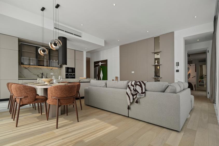 Penthouse cu 4 camere semidecomandat, mobilat în Cotroceni