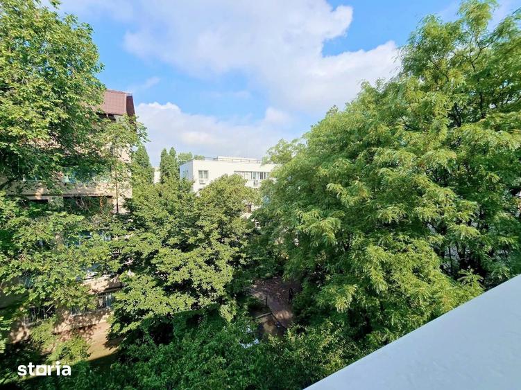 Apartament cu 2 camere decomandat în Titan