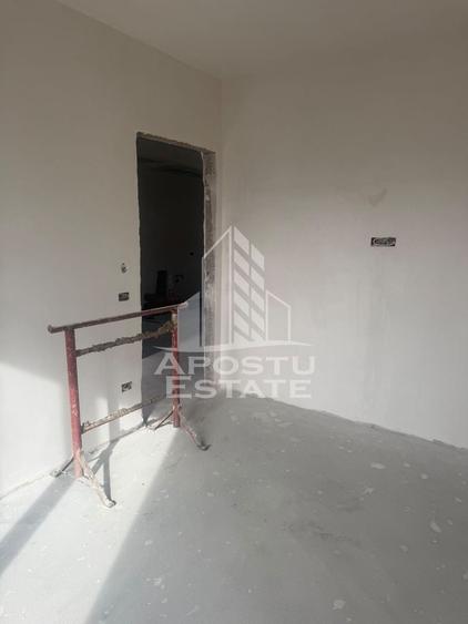 Duplex cu 5 camere cu Canalizare în Ghiroda