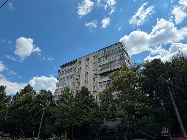 Apartament cu 3 camere decomandat în Militari