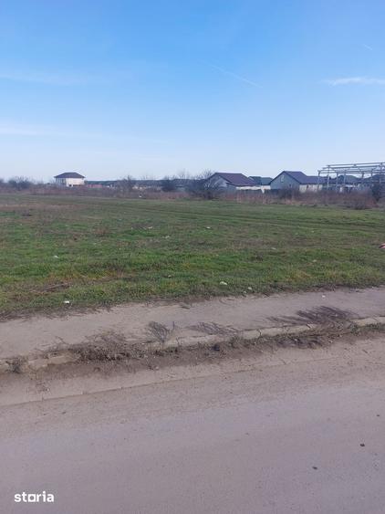 Teren de 3900 mp, în Cornetu