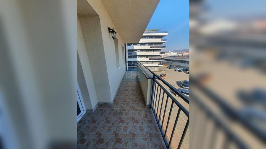 Apartament cu 3 camere semidecomandat în Iris