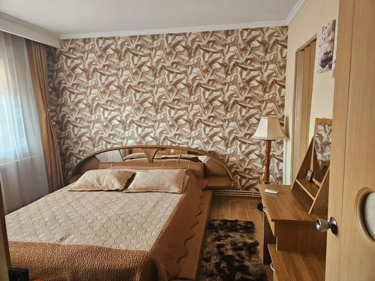 Apartament cu 3 camere decomandat în Ultracentral