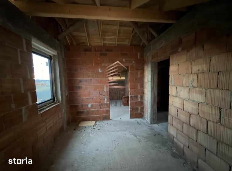 Casă cu 5 camere cu Teren 500 Mp în Sântandrei
