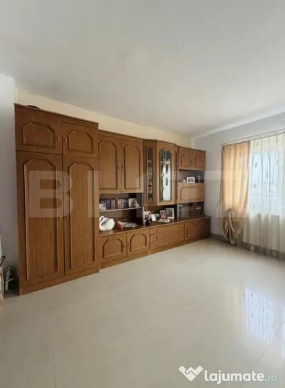 Apartament cu 4 camere semidecomandat în Câmpia Turzii