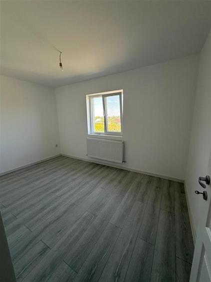Garsonieră decomandată în Cug