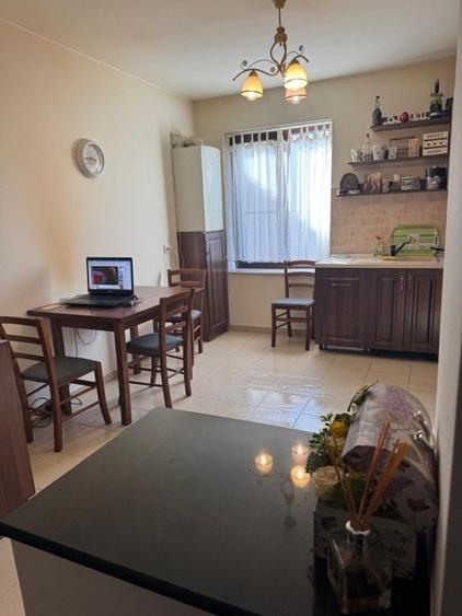Apartament cu 2 camere decomandat, mobilat în Siret