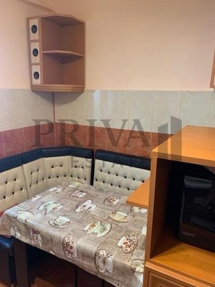 Apartament cu 3 camere decomandat, mobilat în Girocului
