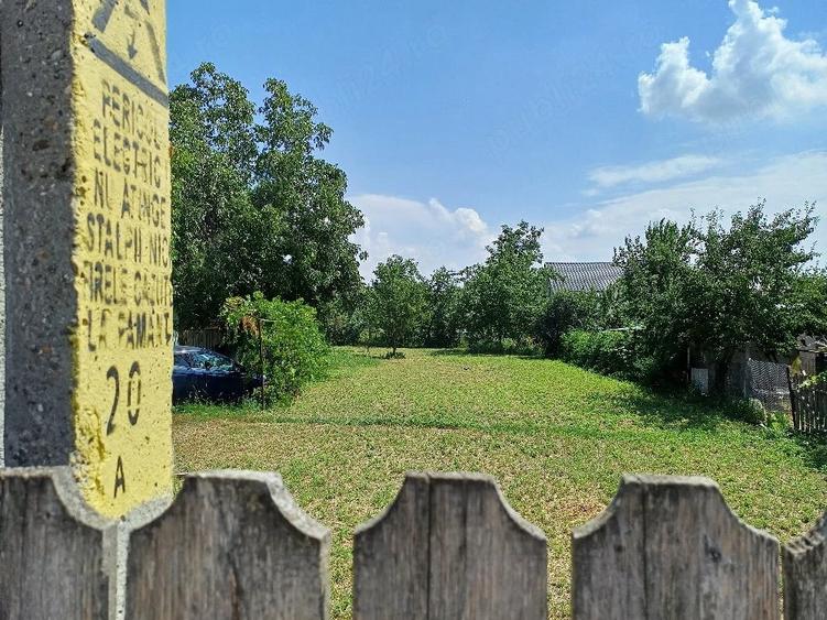 Teren de 1555 mp, în Central