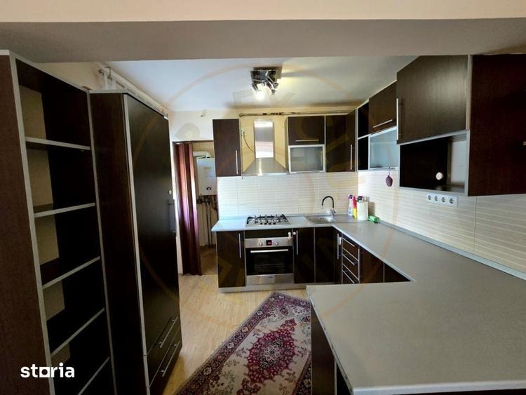 Apartament cu 4 camere decomandat în Micro 16