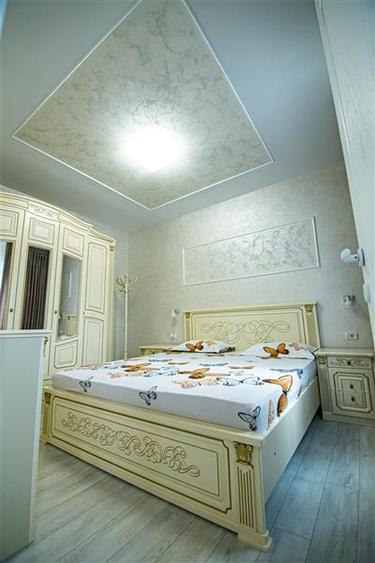 Casă individuală cu 5 camere cu Canalizare în Periferie