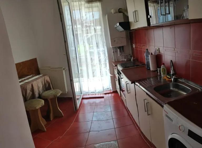 Garsonieră decomandată, mobilată în Florești