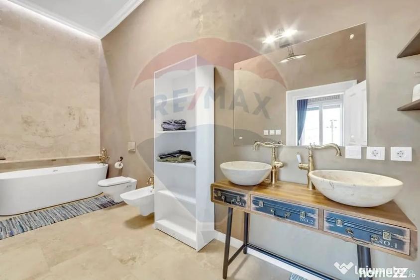 Apartament cu 3 camere decomandat în Central