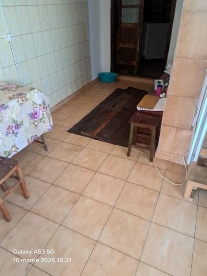 Casă individuală cu 4 camere cu Canalizare în Sud-Vest