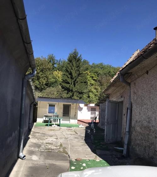 Teren de 983 mp, în Central