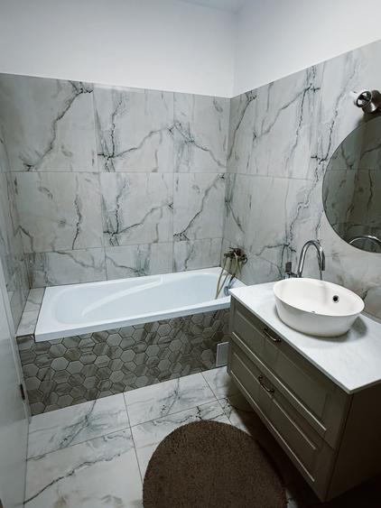 Apartament cu 3 camere decomandat, mobilat în Florești