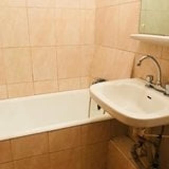 Garsonieră decomandată în P-ța Unirii