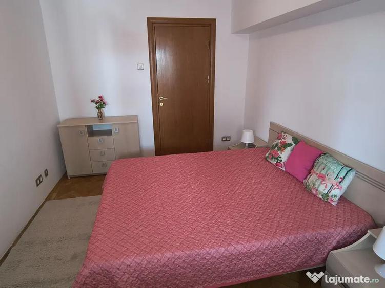 Apartament cu 3 camere decomandat în 1 Mai
