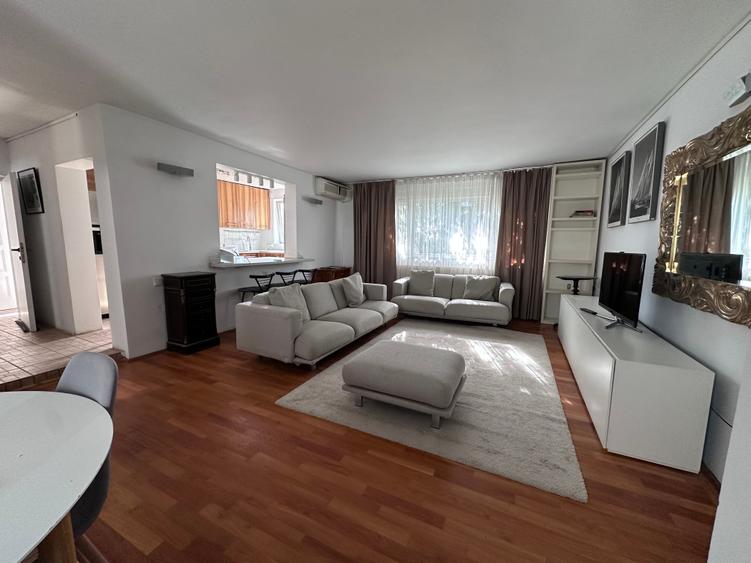 Apartament cu 3 camere decomandat în Domenii
