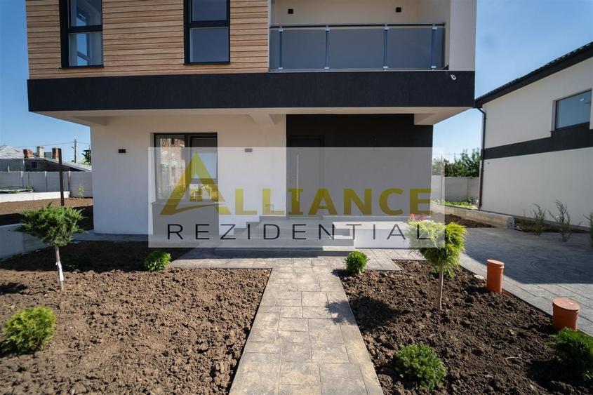Casă individuală cu 4 camere decomandat cu Canalizare în Berceni