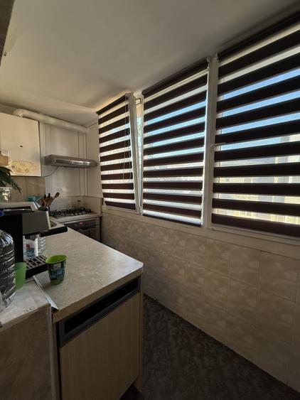 Apartament cu 3 camere, mobilat în Buziașului