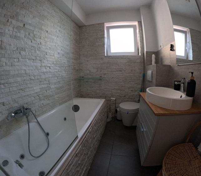 Apartament cu 2 camere semidecomandat în Cișmigiu