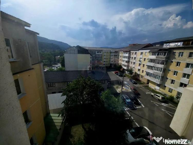 Apartament cu 4 camere decomandat în Mărăței