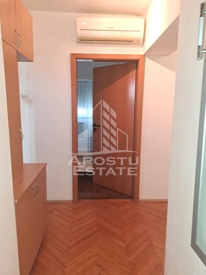 Apartament cu 3 camere decomandat, mobilat în Aradului