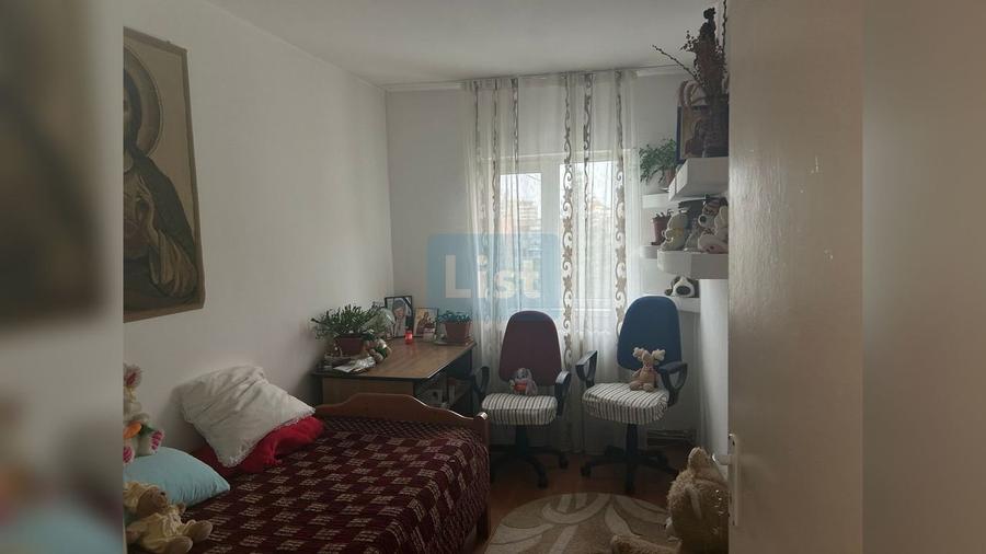 Apartament cu 3 camere decomandat, mobilat în 9 Mai