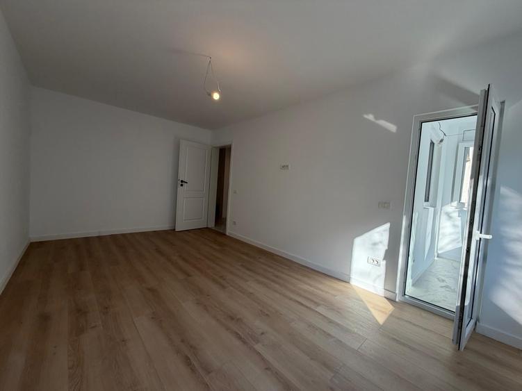 Apartament cu 3 camere decomandat în Dristor